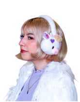 Super-soft plush earmuffs featuring Jolene the Cow from Basura Gang.
Charming lavender and white color scheme for perfect cottagecore vibes!
Adjustable design ensures comfortable, easy-to-wear fit.
Combines practical warmth with kawaii street style!