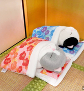 Try not to scream when you see it and be forewarned that this cute set will cause a commotion. Not recommended for quiet places like libraries or banks where calm decorum is essential. The bright, retro floral pattern in these Miniature Futon & Blanket Sets for Small Plushies are a charmer.