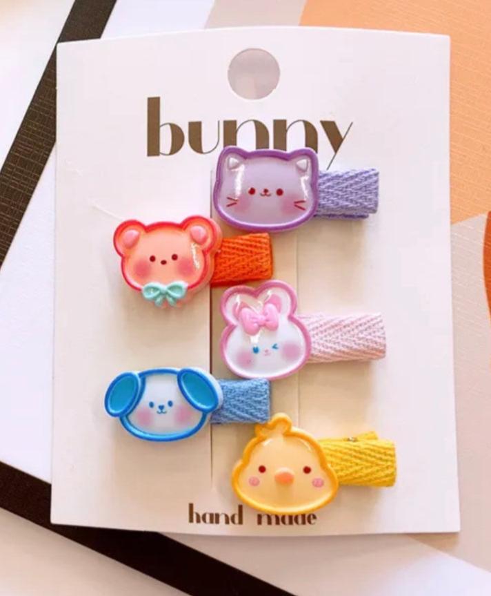 Blushing Kawaii Animal Hair Barettes are bright, cute and youthful style statements for your hair. Winkling, smiling, and just generally spreading good vibes, they're a wonderful addition to the hair accessory collection of anyone wanting to effortlessly spread cheer.