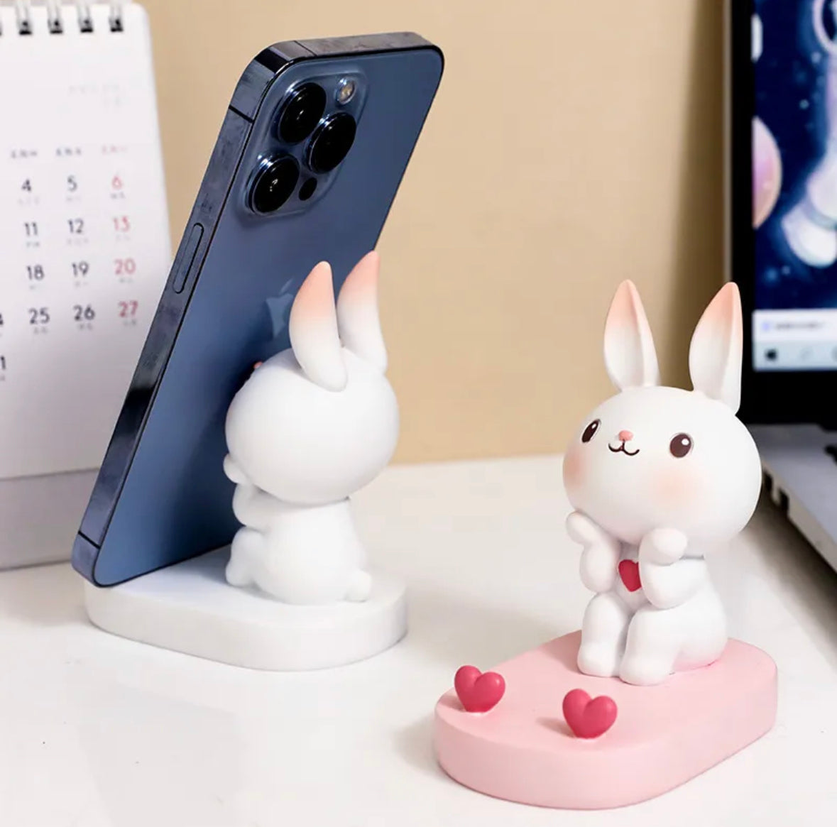 This charming holder showcases an adorable bunny with a cheerful expression, making it a delightful addition to your bedside table or desk for effortless calls and enjoyable music sessions, so kawaii!