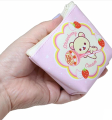 Sweeten up your everyday essentials with the Chupa Chups x Korilakkuma Pink Strawberry Cream Mini Pouch! This adorable collaboration combines Korilakkuma’s soft, lovable charm with a deliciously retro strawberry cream candy theme. Compact and easy to carry, it’s perfect for storing coins, earbuds, lip balm, small cosmetics, or other tiny treasures. The playful pink design makes it an irresistible accessory for your purse, backpack, or stationery collection.