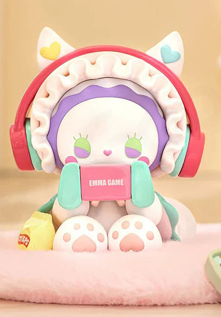 Official Product of Emma Bursting with color and emotion, the EMMA Unexplored Forest Love Dopamine Blind Box invites you into a vibrant dreamscape where love and whimsy collide. This series features bold, dopamine-inspired designs with playful expressions, vivid hues, and charming forest flair—all in Emma’s signature soft aesthetic. Each box includes 8 blind-packed figures—open it and let the happy energy unfold.