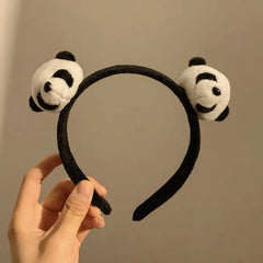 Ultra cute in all its simplicity, the Kawaii Style Cutie Bear Ears Headband is an adorable accessory that adds a playful and cute touch to any outfit! This charming headband features soft, plush bear ears in a classic kawaii style, perfect for those who love embracing their inner cuteness.