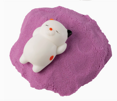 Unlike other slime toys that are goopy and slimy, this one is sand-based, so it’s easy to mold, sculpt, and squish. A great fidget toy with a calming effect. Comes with a fun black, orange, teal, and pink display case with kitty litter scooper illustration.