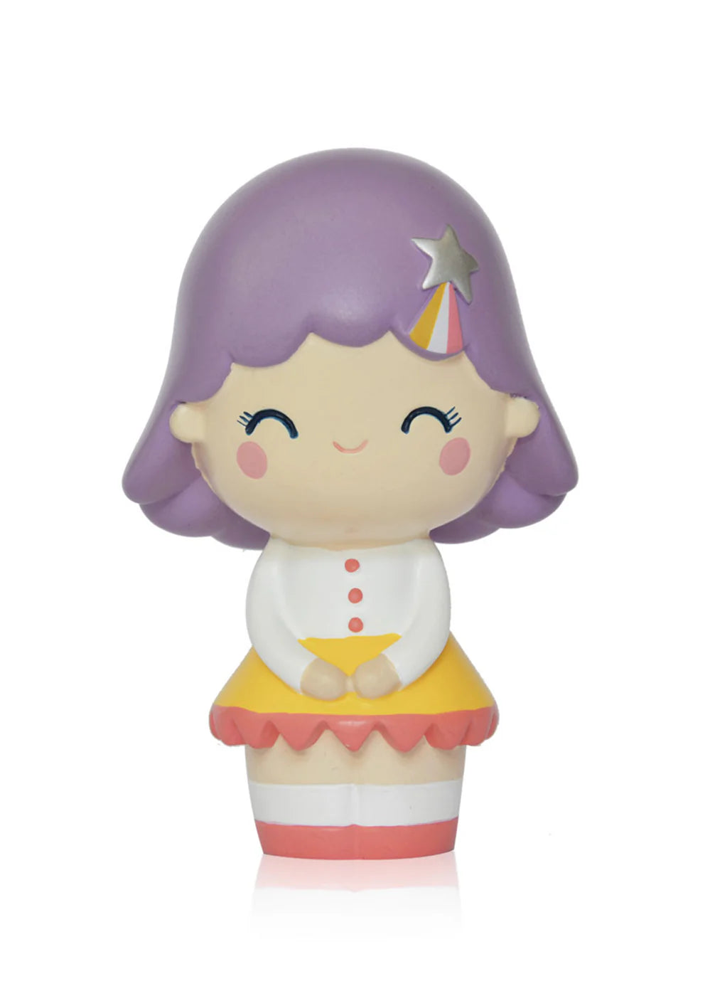 Would you like to give a birthday gift that will be remembered year after year? This Momiji Birthday Girl Lavender Vinyl Figurine Doll will be the perfect gesture! Her pleasant expression and cute outfit will be a treasured birthday memento for that precious person you have in mind.