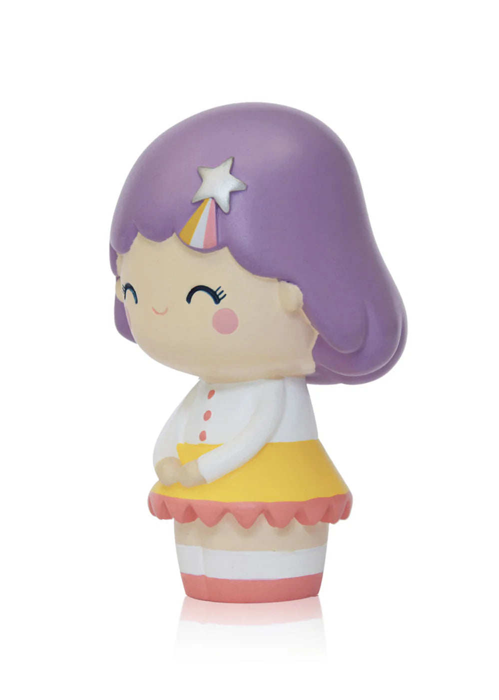 Would you like to give a birthday gift that will be remembered year after year? This Momiji Birthday Girl Lavender Vinyl Figurine Doll will be the perfect gesture! Her pleasant expression and cute outfit will be a treasured birthday memento for that precious person you have in mind.