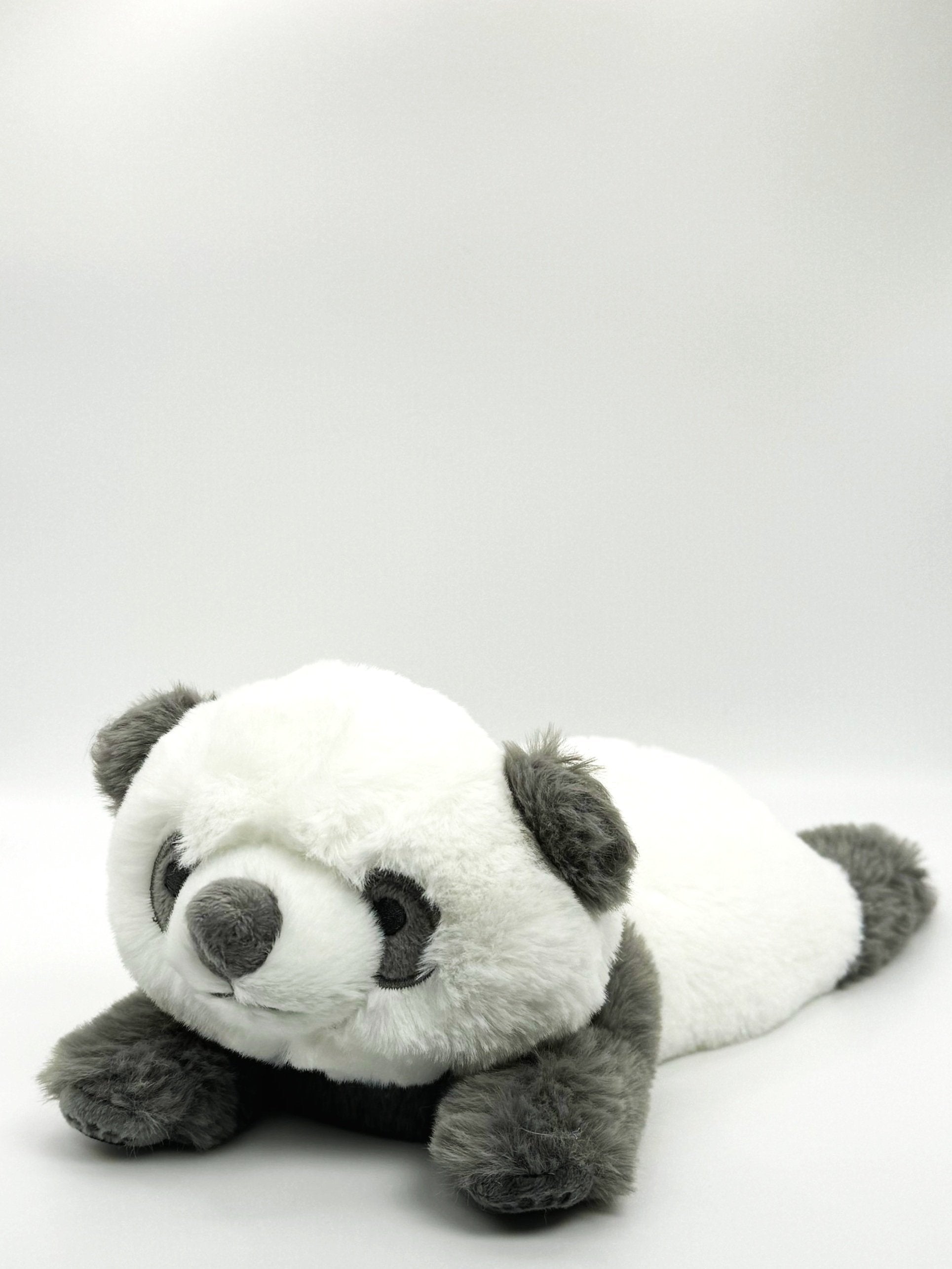 Meet your new arm rest. This Little Panda Plushie Mini Cushion will be there for you to lean on and wants someone to lean on, too. Put it on your desk and it will snuggle up to you while you’re working so you can feel relaxed and at ease!