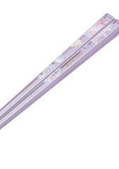 Elevate your dining experience with our magical Little Twin Stars Chopsticks! The celestial duo Kiki and Lala, can be seen when looking through the set of these clear chopsticks that bring a touch of whimsy to every meal. Whether enjoying sushi or noodles, let these charming utensils add a sprinkle of magic to your culinary adventures!