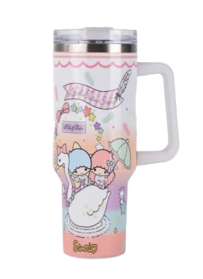 You should have no trouble staying hydrated as you're sure to want to visit and gaze upon this magical tumbler, complete with an amazing design of one of our favorite Sanrio character duos; the one and only Little Twin Stars! The image of Kiki &amp; Lala sailing away on a swan boat is reminiscent of their classic celestial wonderland scene.  Sanrio's Little Twin Stars Kiki &amp; Lala Swan Boat Tumbler Cup is designed to keep your drinks at the perfect temperature. Lightweight and easy to carry, making it pe