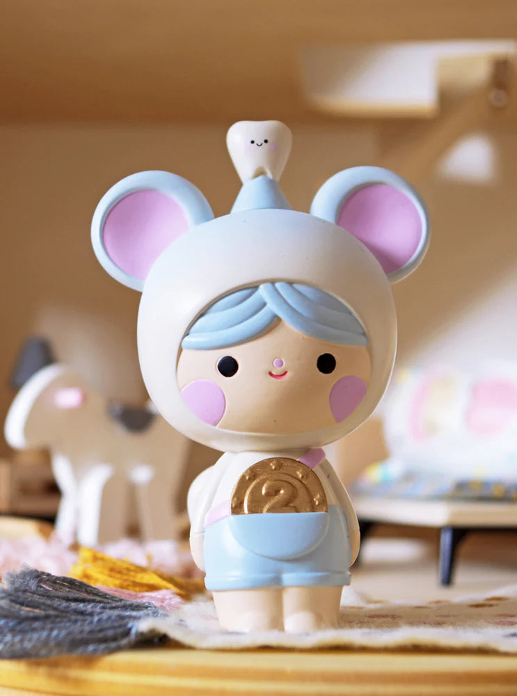 Momiji Tooth Mouse Vinyl Figurine Doll