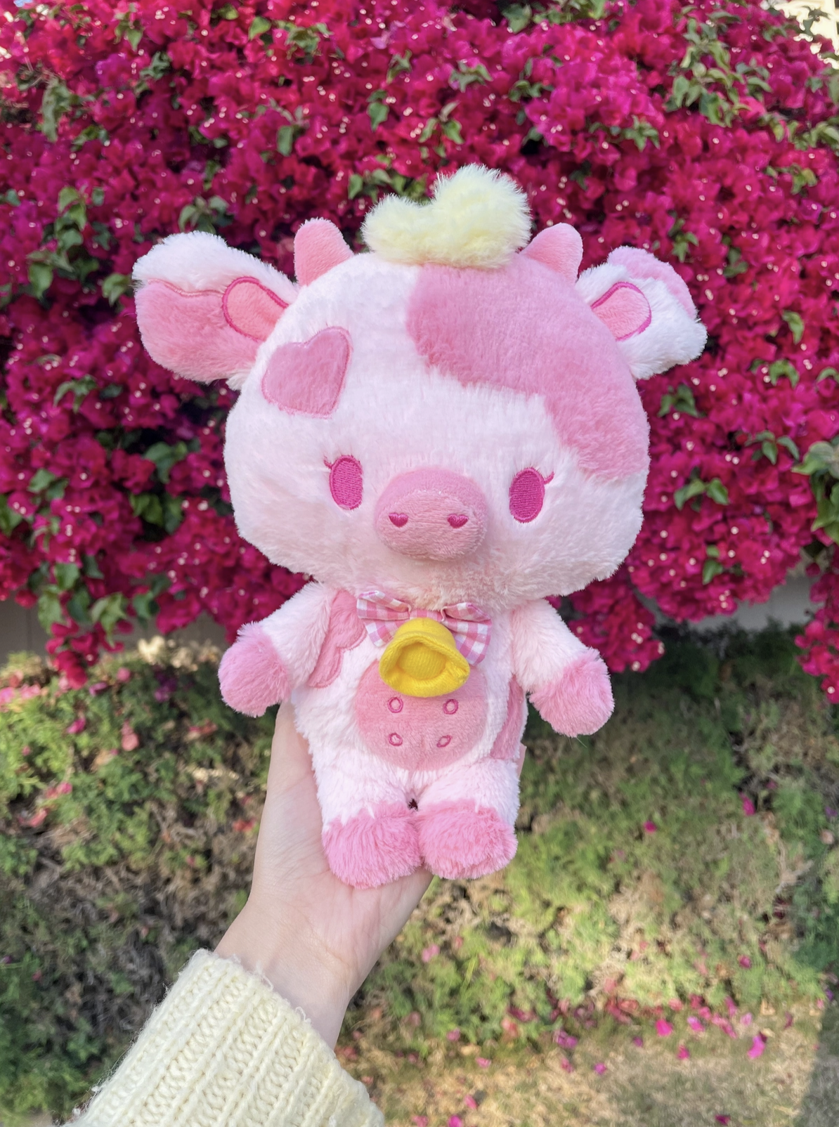 The Pink Hearts Jolene the Cow Plushie is ready to mooo-ve into your heart and become your new best friend. Perfect for cuddle sessions and long conversations, this delightful plush won't steer you wrong!