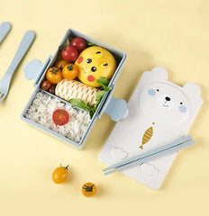 This Polar Bear Bento Box Lunch Set which is cutely designed, features a sturdy and spacious compartment for organizing your meals. Perfect for bringing your lunch to school, work, or picnics, it ensures your food stays fresh and neatly packed.