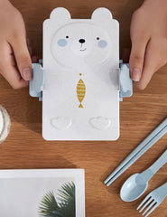 This Polar Bear Bento Box Lunch Set which is cutely designed, features a sturdy and spacious compartment for organizing your meals. Perfect for bringing your lunch to school, work, or picnics, it ensures your food stays fresh and neatly packed.