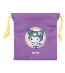 Keep your small treasured items safe in these adorable Sanrio Retro Pop Blindbox Pouches! These bags feature our beloved Sanrio friends in cute retro outfits. Designed with a drawstring closure, you can store makeup items, jewelry, or treats in these bags.